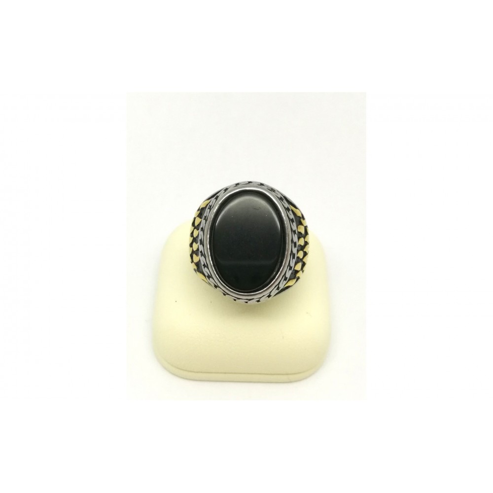 Δαχτυλίδι με σκαλίσματα και οβάλ μαύρη πέτρα σε χρυσό και ασημί χρώμα από Ανοξείδωτο Ατσάλι