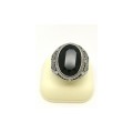 Δαχτυλίδι με μεγάλη οβάλ μαύρη πέτρα σε ασημί χρώμα από Ανοξείδωτο Ατσάλι