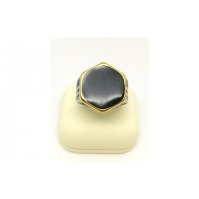 Δαχτυλίδι με σκαλίσματα και εξάγωνη μαύρη πέτρα σε χρυσό και ασημί χρώμα από Ανοξείδωτο Ατσάλι