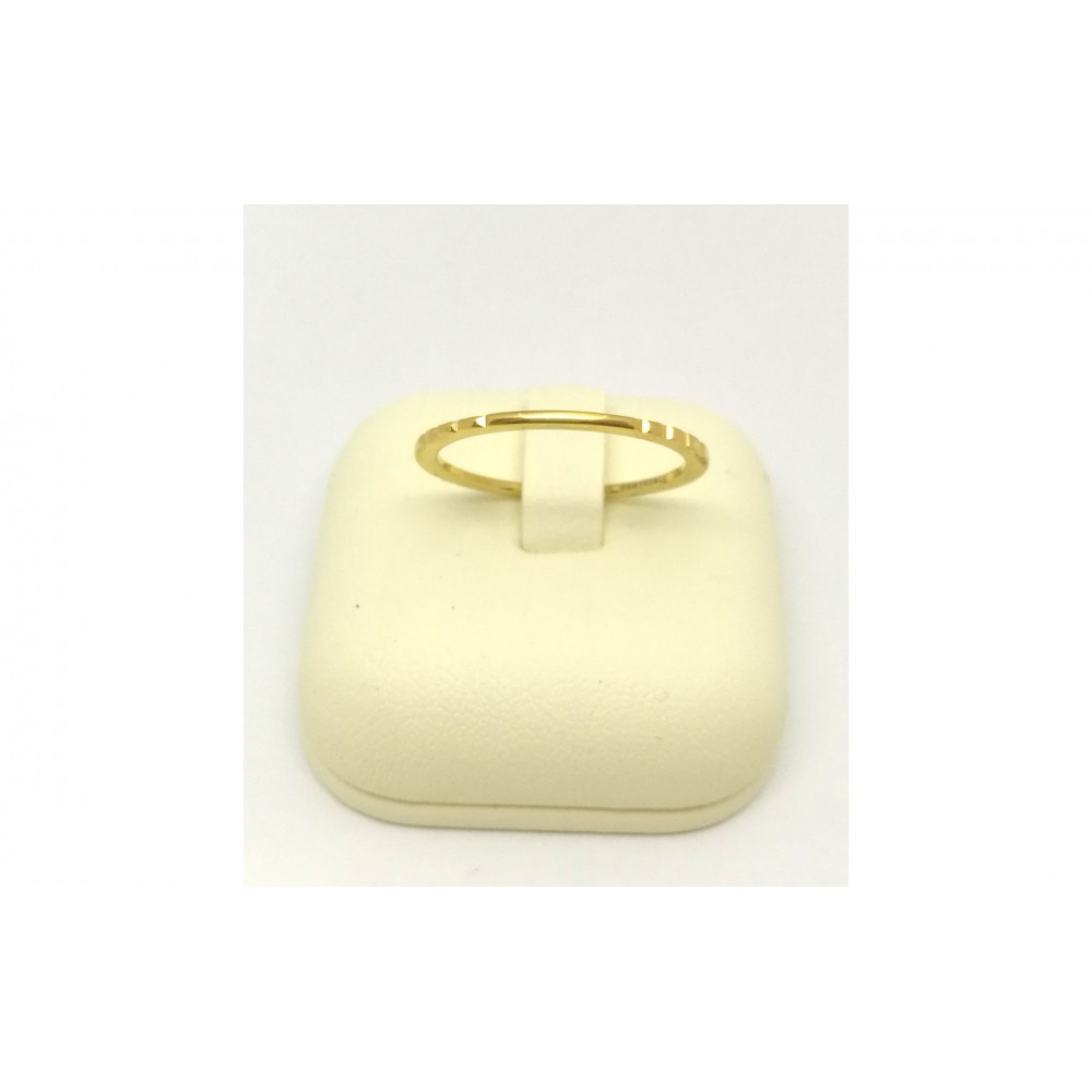 Δαχτυλίδι σκαλιστό σε χρυσό χρώμα από Ανοξείδωτο Ατσάλι