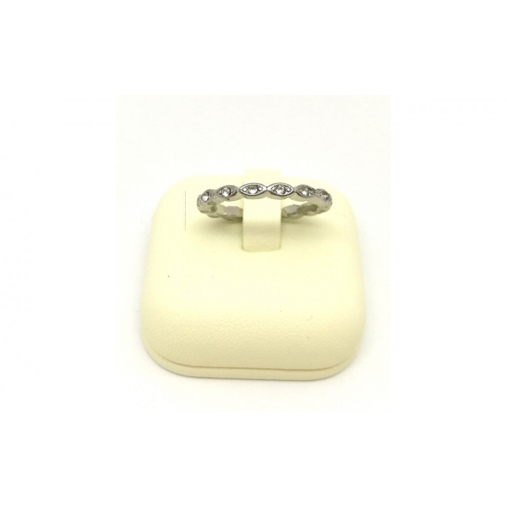 Δαχτυλίδι λεπτό με άσπρα στρας σε ασημί χρώμα από Ανοξείδωτο Ατσάλι