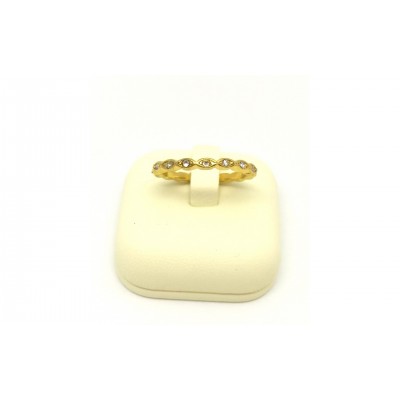 Δαχτυλίδι λεπτό με άσπρα στρας σε χρυσό χρώμα από Ανοξείδωτο Ατσάλι