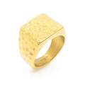 Σφυρήλατο δαχτυλίδι σε χρυσό χρώμα